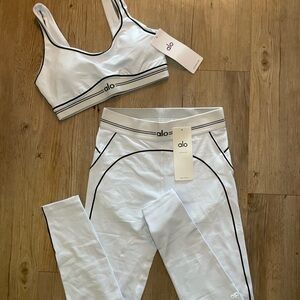 ALO Yoga White Sports Bra and Leggings Set with Black Piping
